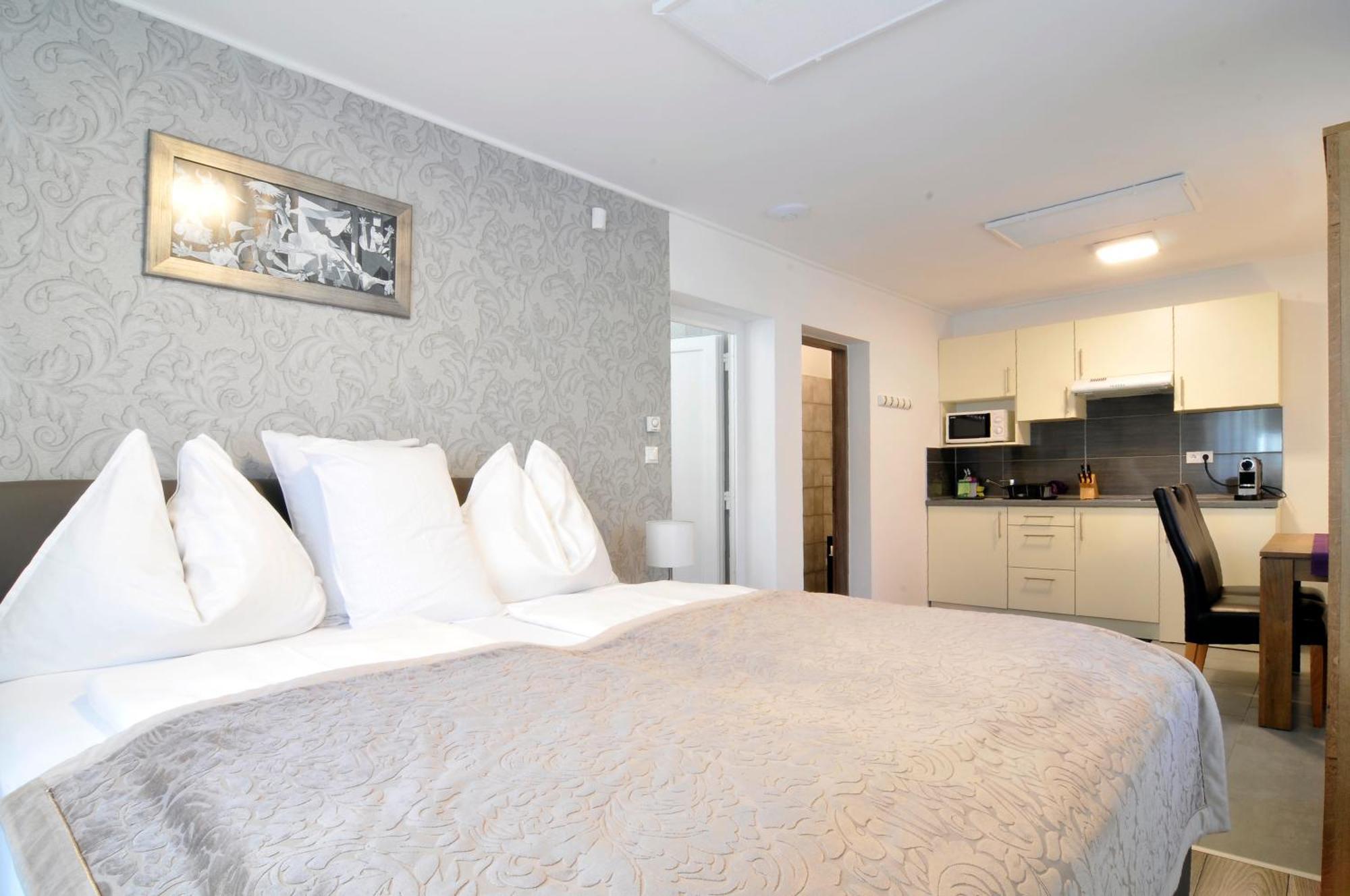Silver Beach Apartments Siofok Bagian luar foto